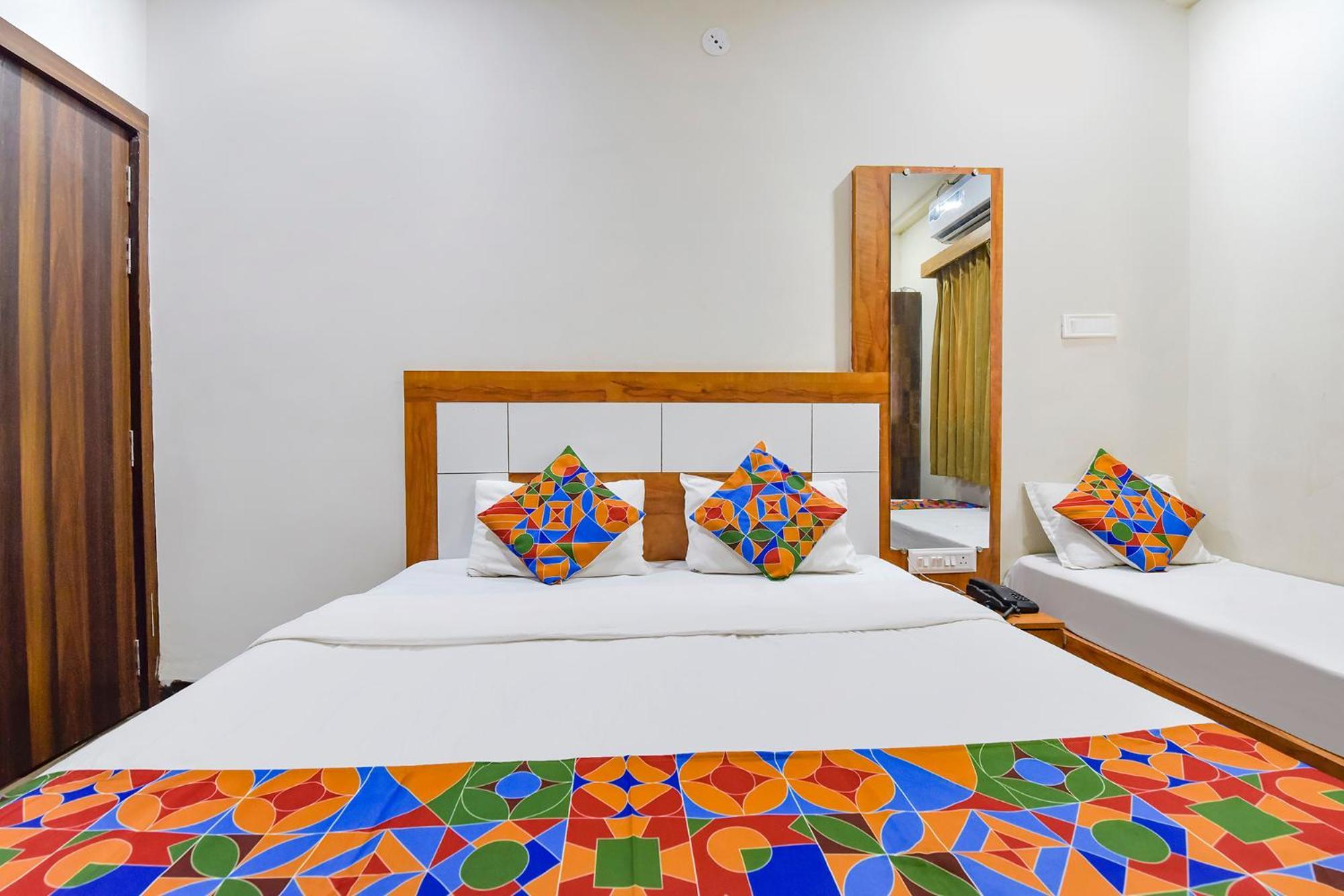 Fabexpress Nishesh Tower Otel Ujjain Dış mekan fotoğraf