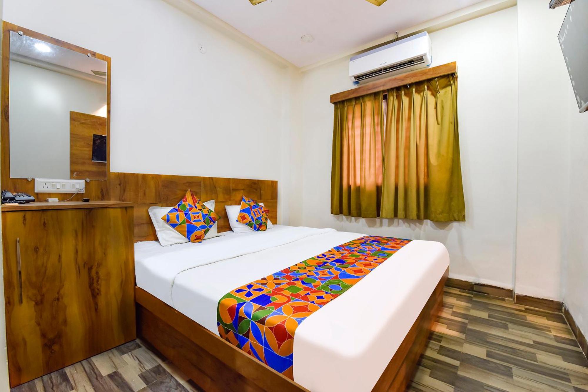 Fabexpress Nishesh Tower Otel Ujjain Dış mekan fotoğraf